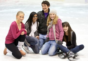Jugendliche beim Eislaufen