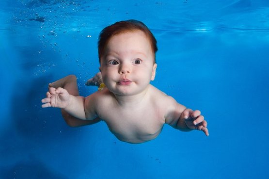 Baby Unterwasser